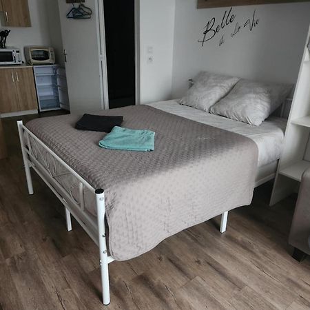 Studio Avec Terrasse Troarn Екстериор снимка