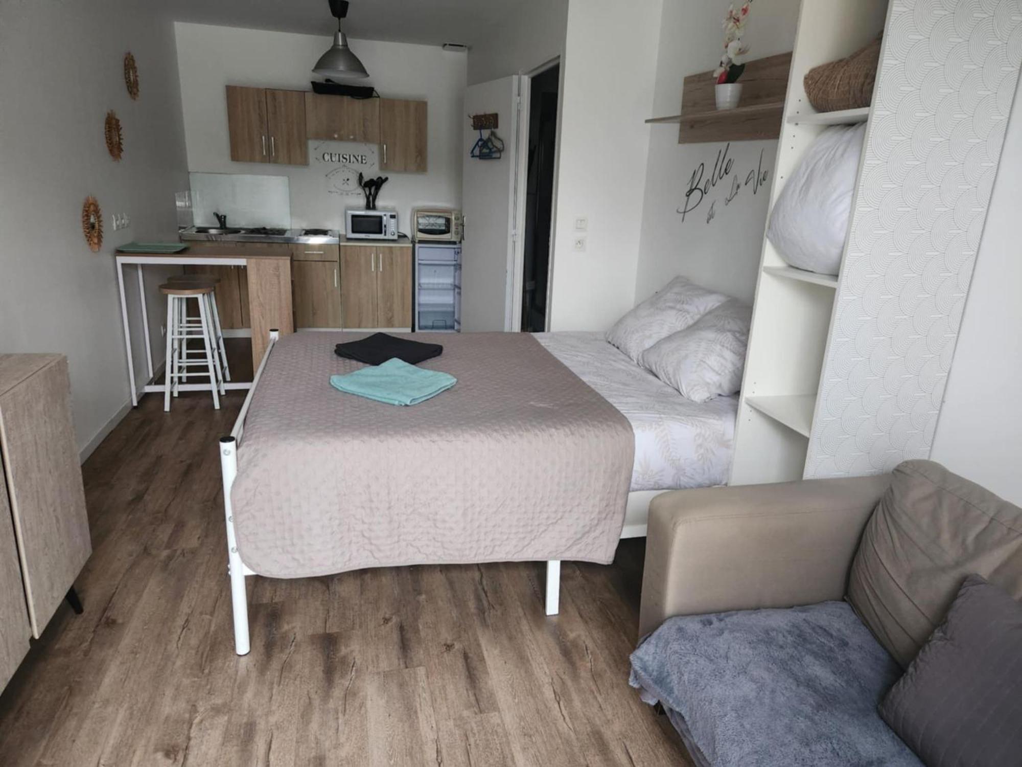 Studio Avec Terrasse Troarn Екстериор снимка